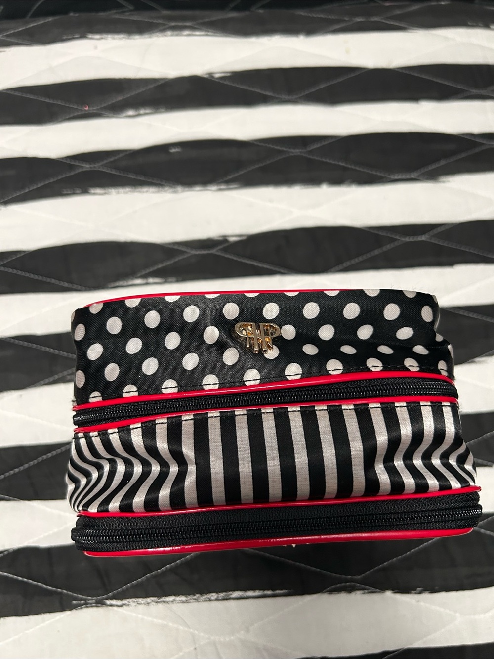EUC PurseN Black & White & Red Polka Dot and Stripe jewelry travel case